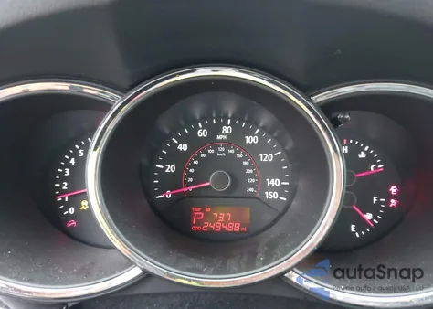 2011 Kia Sorento Lx z USA, uszkodzony, nr VIN 5XYKT3A16BG031453